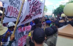 unjuk rasa