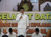 Gubernur Kepulauan Riau Ansar Ahmad Jadi Khatib Tarawih di Bengkong, Sampaikan Pentingnya Bulan Suci Ramadhan