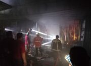 Diduga Konsleting Listrik, Ruko Di Pasar KUD Tanjungpinang Terbakar