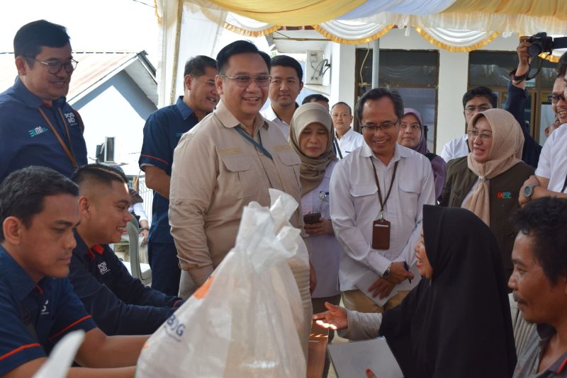 Ombudsman RI saat meninjau penyaluran bantuan pangan pemerintah di Kelurahan Batu Merah Kota Batam (24/6/2024) (foto: Humas Ombudsman)