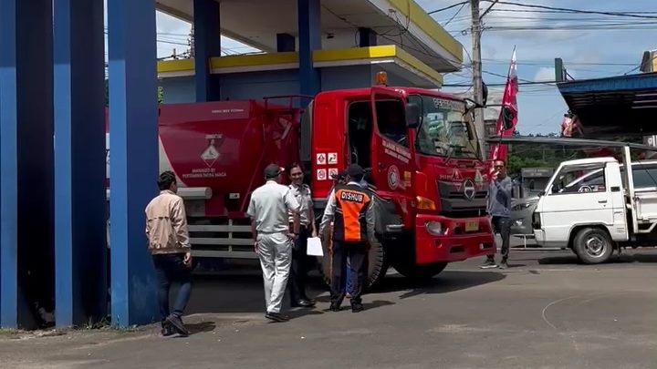 Petugas gabungan melakukan razia di Km 14 Jln WR Supratman, Rabu (21/5/2025) foto: istimewa 