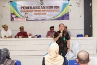 Penkum Kejati Kepri berikan pemaparan terkait bahaya TPPO di Kantor Kecamatan Tanjungpinang Kota, Jumat (25/7/2025) foto: Istimewa 