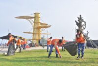 Aksi gotong royong Lanud RHF dan Satrad 313 Tanjungpinang di Tugu Sirih Tepi Laut Tanjungpinang, Sabtu (26/7/2025) foto: Lanud RHF Tanjungpinang 