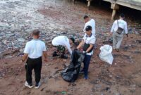 Gerakan bersih-bersih di Pulau Penyengat,  Rabu (30/7/2025) foto: istimewa 