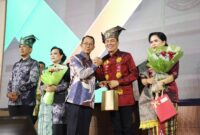 Momen keakraban Walikota Batam dengan I Ketut Kasna Dedi pada malam pisah Sambut Kajari Batam di Aston Nagoya Batam, Jumat (1/8/2025) malam, foto: Pemko Batam 