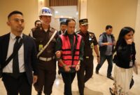 Eks Mendikbudristek periode 2019-2024 memakai rompi dan di Kawal Kejaksaan Agung, Kamis (4/9/2025) foto: Kejagung RI
