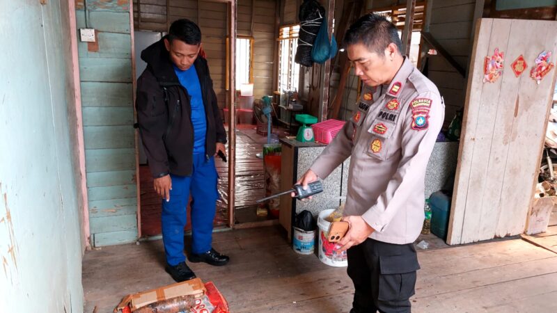Polsek Tanjungpinang Barat saat mengamankan sebuah mortir, Kamis (25/9/2025) foto: istimewa 