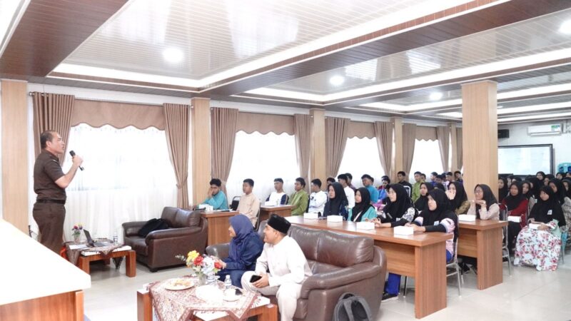 Kasi Penkum Kejati Kepri saat mengisi JMS di Batam, Kamis (25/9/2025) foto: istimewa 