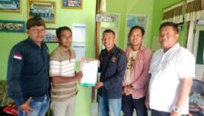 Rio Aladipo mendaftarkan diri sebagai Calon Ketua PWI Tanggamus, Kamis (25/9/2025) foto: Sapruddin 