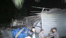 Salah satu rumah warga terdampak gempa bumi di Tanggamus, Jumat (26/7/2025) malam, foto Sapruddin 