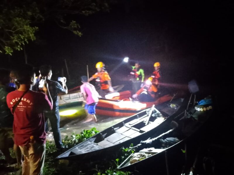 Proses pencarian salah seorang pemancing hilang di danau Piayu, Sabtu (27/9/2025) foto: Basarnas Tanjungpinang 