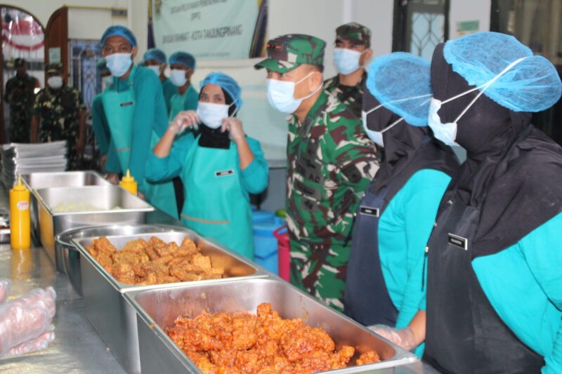 Dandim 0315 Tanjungpinang meninjau salah satu dapur MBG, Selasa (30/9/2025) foto: Pendim 0315 Tanjungpinang 