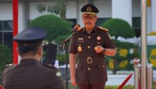 Kajati Kepri J Devy Sudarso saat Pimpin upacara Kesaktian Pancasila, Kamis (1/10/2025) foto: Penkum Kejati Kepri 