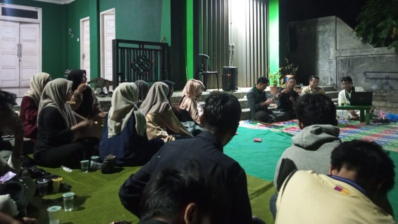 Kader HMI Tanjungpinang-Bintan diskusi memaknai Pancasila, Selasa (30/9/2025) foto: istimewa 