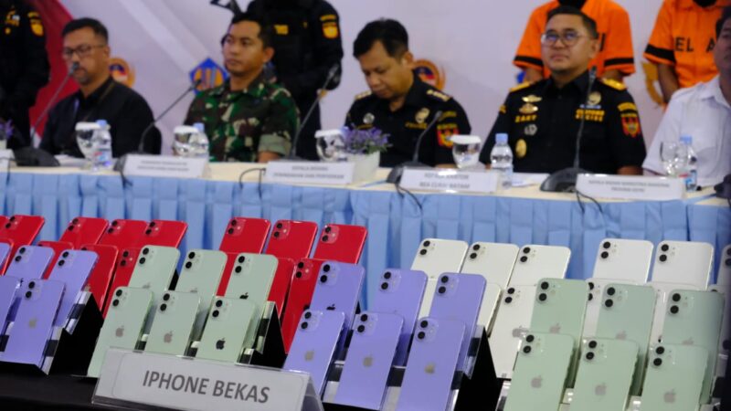 Sejumlah Iphone bekas berhasil diamankan Bea Cukai Batam, Rabu (1/10/2025) foto: Bea Cukai Batam 