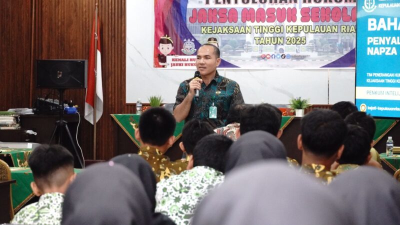 Jaksa Masuk Sekolah di MTsN 1 Batam, Kamis (1/10/2025) foto: Penkum Kejati Kepri 
