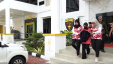 Penahanan Mantan Direktur Operasional PT Bias Delta Pratama oleh Kejati Kepri, Jumat (3/10/2025) foto: Penkum Kejati Kepri 