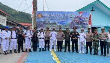 Kekompakan TNI Polri di ujung negeri pada peringatan HUT ke-80 TNI, Minggu (5/10/2025) foto: Wan Yudi 