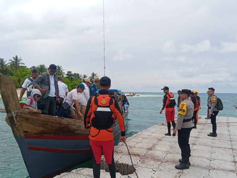 Siaga khusus Basarnas Natuna pada Festival Wisata Pulau Senua, Minggu (5/10/2025) foto: Wan Yudi/Basarnas Natuna 