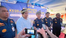 Bupati Bintan bersama Direktur Pengawasan Laut dan Pelayaran saat mengunjungi pulau Pangkil, Selasa (7/10/2025) foto: Pemkab Bintan 