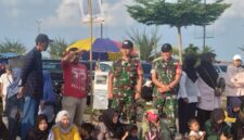Personel Koramil 01 Kota Kodim 0315 Tanjungpinang ikut serta dalam pengamanan Pawai Budaya dan Mobil Hias, Sabtu (11/10/2025) foto: Indrapriyadi 