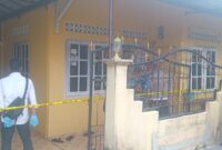 Lokasi penemuan mayat yang telah di pasang garis polisi, Senin (13/10/2025) foto: istimewa 