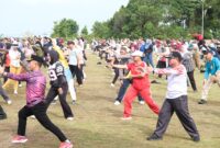Seluruh ASN Pemko Tanjungpinang ikuti senam bersama di Rumah dinas Walikota Tanjungpinang Senggarang, Kamis (30/10/2025) foto: istimewa