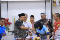 Walikota Tanjungpinang melepas dua atlet disabilitas untuk berjuang di PEPARPENAS XI 2025, Kamis (30/10/2025) foto: istimewa