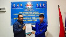 DPD HNSI Kepri serahkan SK kepada DPC Anambas, Kamis (25/12/2025) foto: Istimewa 