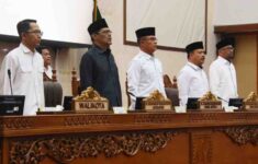 suasana rapat paripurna dprd batam