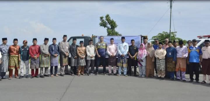 Gerak Cepat Tangani Persampahan, Bupati Aneng Serahkan Armada Operasional untuk Desa Tarempa Barat 2 WhatsApp Image 2026 05 31 at 10.23.16