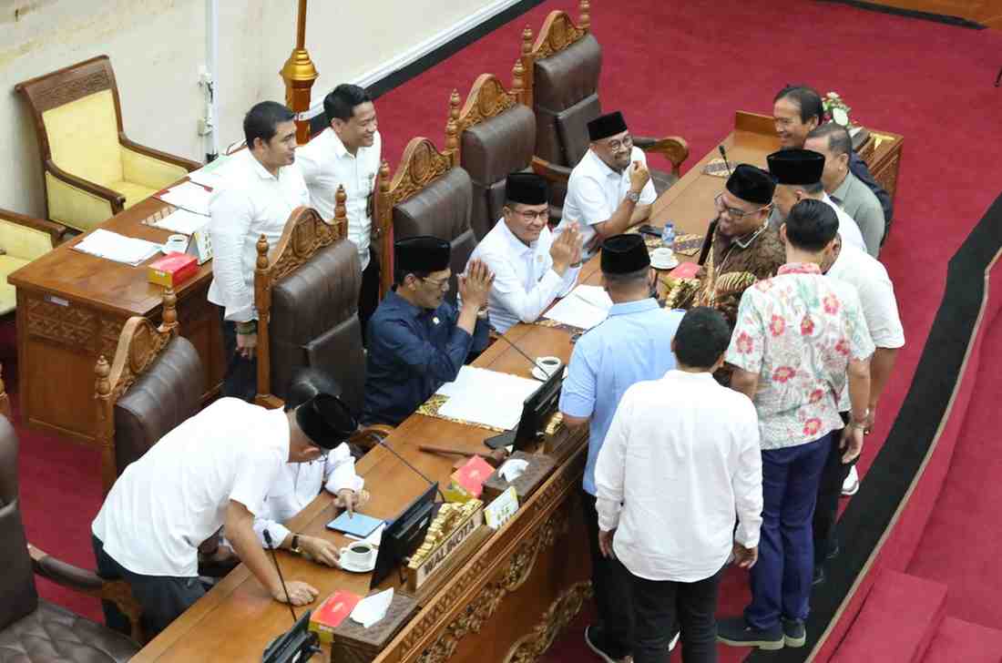 dprd rapat paripurna