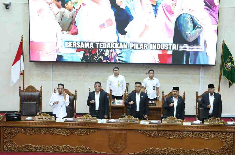 paripurna dprd batam 2