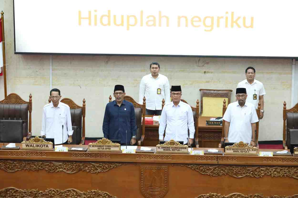rapat dprd batam