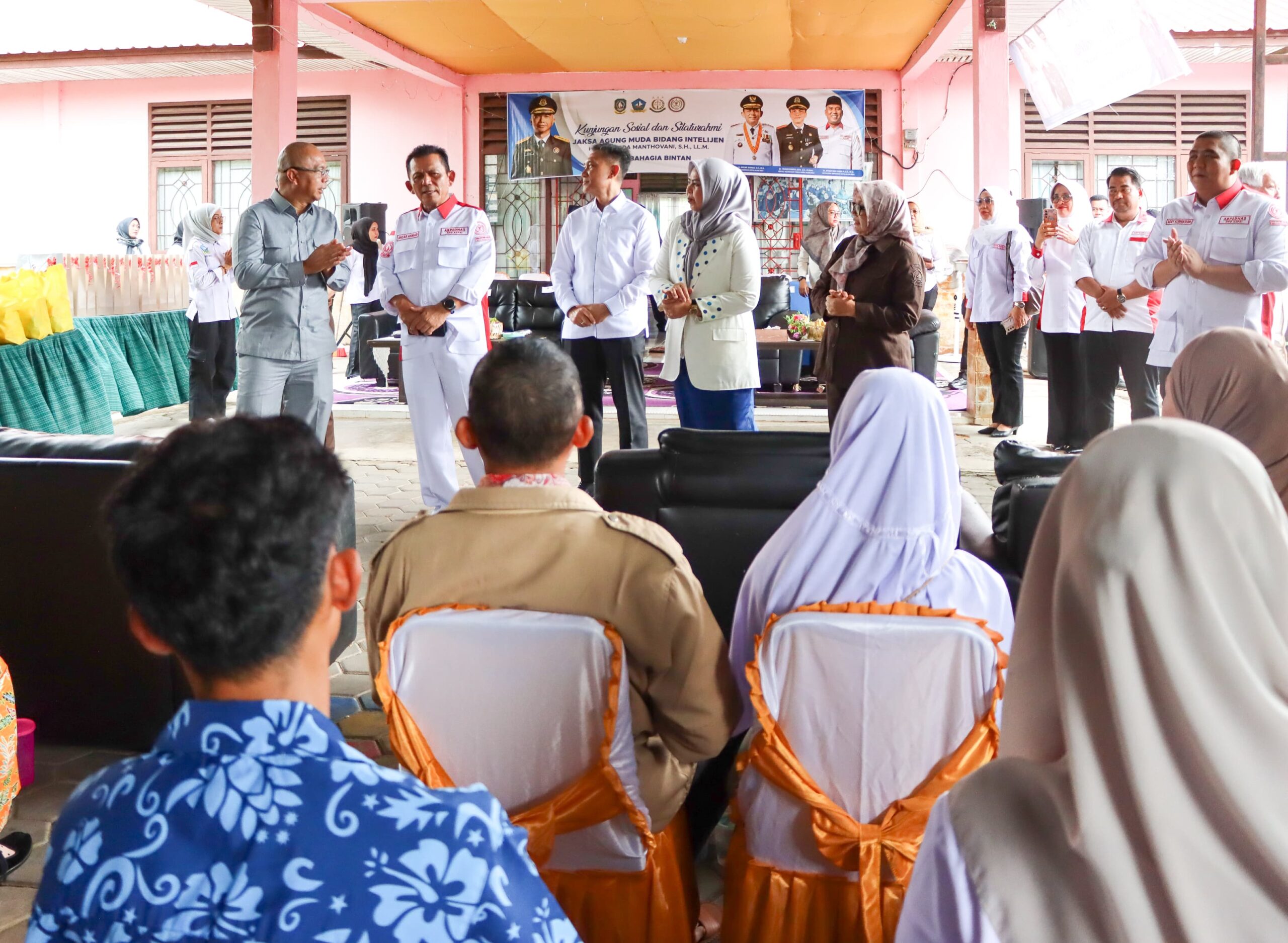 Bupati dan Wakil Bupati Sambut Kehadiran JAM-Intel Kejaksaan Agung RI Silaturahmi di Rumah Bahagia Bintan 2 IMG 20260826 WA0126 scaled