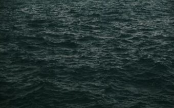 Misteri Dengung Misterius Pesisir Jawa yang Membingungkan Para Ilmuwan dan Warga Lokal