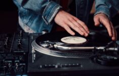 Kembalinya Pesona Musik Analog di Tengah Kejenuhan Hiburan Serba Digital Urban