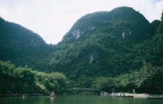 Menelusuri Lorong Sunyi Rammang-Rammang: Pesona Labirin Karst Tersembunyi di Sulawesi Selatan