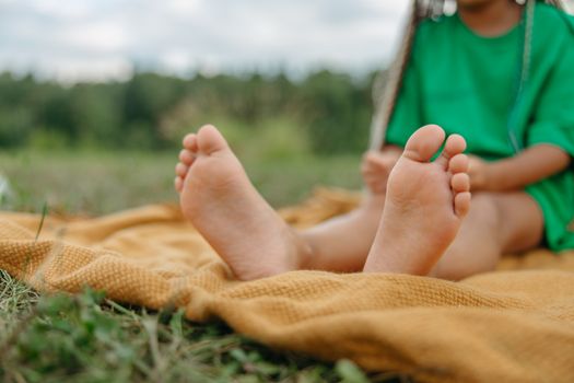 Menemukan Kembali Ritme Tubuh Lewat Seni Berlari Tanpa Menggunakan Alas Kaki