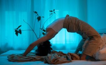 Menyingkap Misteri Fenomena Sleep Paralysis dan Ketakutan Manusia Saat Terbangun Dalam Kelumpuhan
