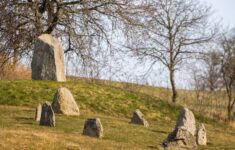 Menyingkap Misteri Patung Megalit Lembah Bada di Jantung Sulawesi Tengah