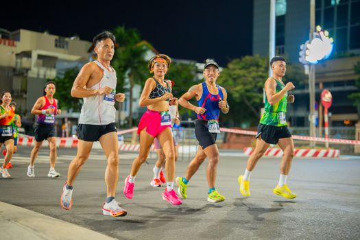 Demam Maraton Malam Hari Memikat Ribuan Pelari Urban di Berbagai Kota Indonesia