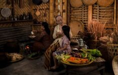 Menjelajah Kedalaman Rasa Masakan Tradisional Nusantara Lewat Teknik Memasak Lambat Kayu Bakar