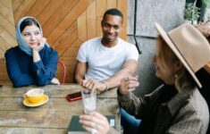 Menolak Lelah Berkelanjutan: Mengapa Gen Z Perkotaan Kini Memilih Tren Slow Living