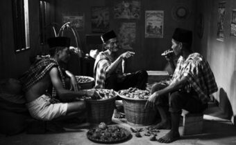 Jejak Benda Hilang dan Seni Menemukan Kembali Kesadaran Diri yang Tercecer
