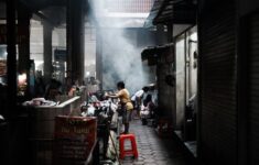 Menjelajahi Otentisitas Kuliner Daerah dan Seni Memilih Oleh-Oleh Bernilai Budaya Tinggi