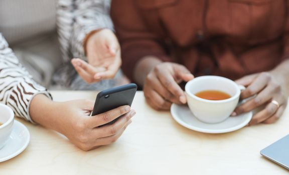 Seni Mengendalikan Layar Cerdas demi Menjaga Ketenangan Jiwa di Tengah Arus Informasi