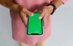 Menjaga Kedaulatan Privasi dan Keamanan Data Pribadi di Tengah Serbuan Peranti Pintar