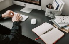 Seni Menyerap Informasi Tanpa Membuat Otak Lelah Saat Menghadapi Tumpukan Bacaan Rumit